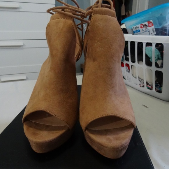 Aldo Sz 7 Heels - Picture 2 of 5